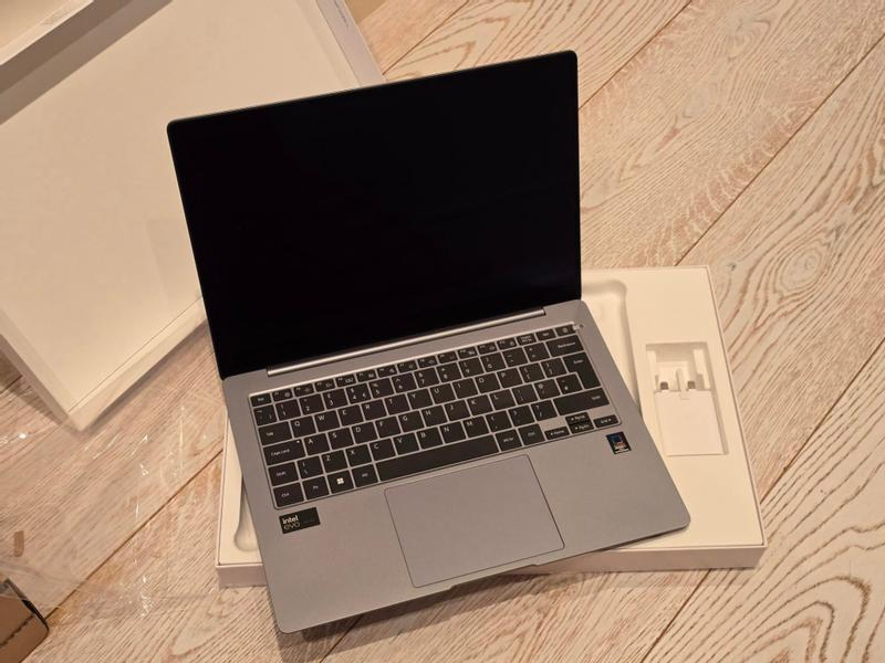 Galaxy Book4 Pro 14 close look up